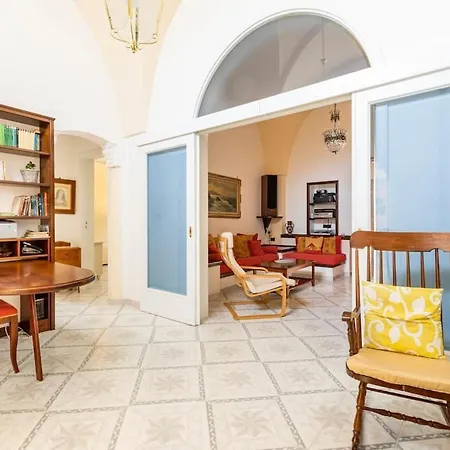Vila Casa Mama